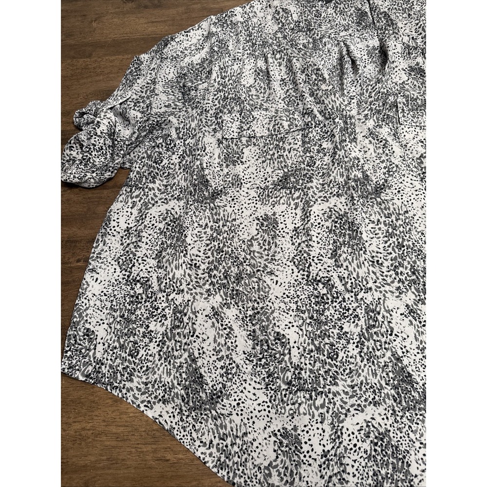 Torrid Plus Size Harper Black Gray Blouse Shirt Top 6X 6 Lightweight - Picture 2 of 5